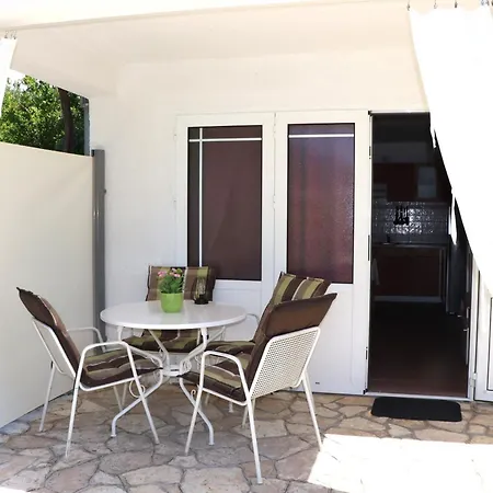A 5 With Terrace Garden And Sea View