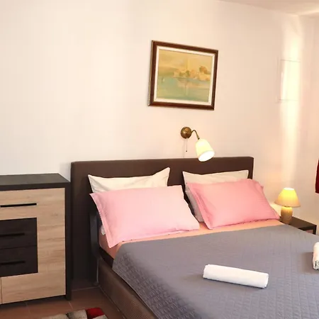 A 5 With Terrace Garden And Sea View * Barbat na Rabu