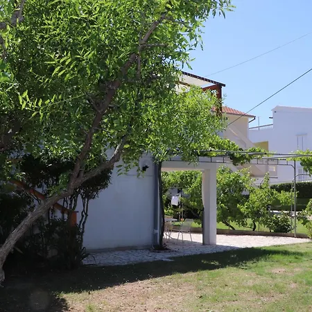 A 5 With Terrace Garden And Sea View *